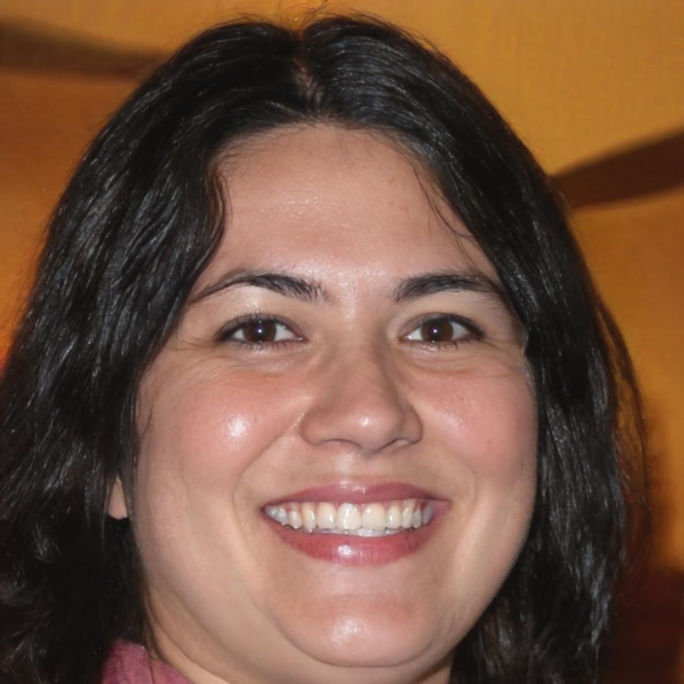 Dr. Sarah Müller, Leiterin Finanzanalyse bei marqenithova